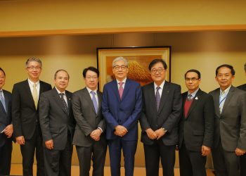 มิตซูบิชิ ให้การต้อนรับรองนายกรัฐมนตรี