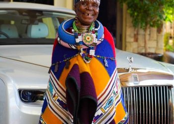 ศิลปินระดับโลก รังสรรค์งานบน ‘แกลเลอรี’ ของโรลส์-รอยซ์ แฟนธอม