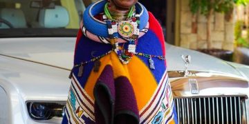 ศิลปินระดับโลก รังสรรค์งานบน ‘แกลเลอรี’ ของโรลส์-รอยซ์ แฟนธอม