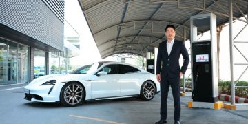 เอเอเอสฯ ติดตั้งสถานีชาร์จไฟระบบเอบีบีเป็นแห่งแรกของโลก