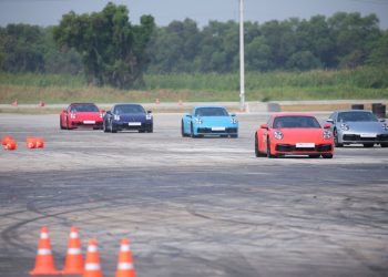 เอเอเอสฯ เปิดโลกยนตรกรรมสปอร์ตระดับตำนานกับกองทัพปอร์เช่ 911