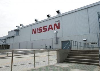 นิสสันประกาศขยายเวลาการพักสายการผลิตชั่วคราว