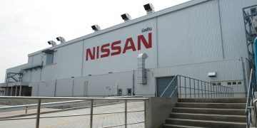 นิสสันประกาศขยายเวลาการพักสายการผลิตชั่วคราว