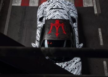 มาเซราติ เผยโฉม MC20 ต้นแบบรุ่นพิเศษ เพื่อเป็นเกียรติแก่ เซอร์ สเตอร์ลิง มอสส์ นักแข่งระดับตำนาน