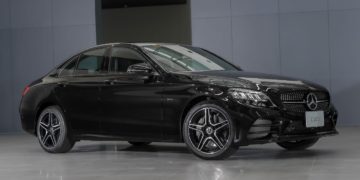 เปิดตัว Mercedes-Benz C 300 e AMG Sport ออฟชั่นดี ราคาเร้าใจ !!