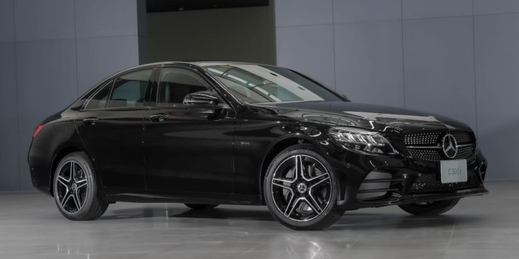 เปิดตัว Mercedes-Benz C 300 e AMG Sport ออฟชั่นดี ราคาเร้าใจ !!