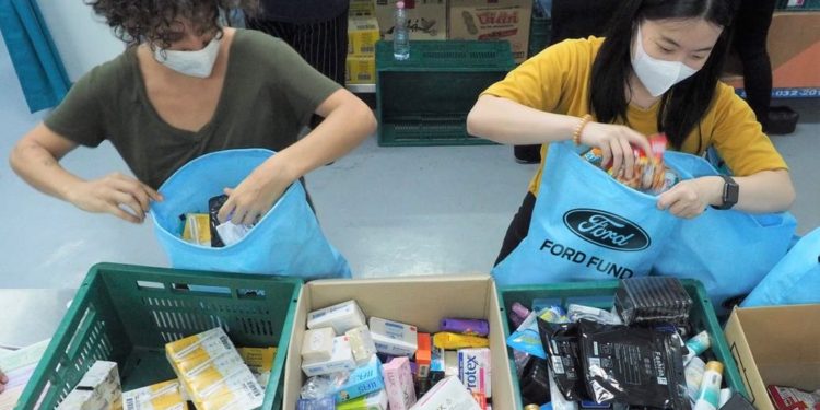 ฟอร์ดแสดงพลังจิตอาสา ชวนพนักงานแพค ‘ชุดส่งมอบความห่วงใย’ มอบชุมชนในกรุงเทพฯ