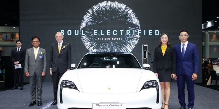 เปิดตัวปอร์เช่ ไทคานน์ (Taycan) อย่างเป็นทางการพร้อมราคาสุดเร้าใจ