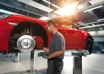 ปอร์เช่ จัดแคมเปญตรวจเช็คสภาพรถเพื่อความปลอดภัยในการขับขี่ช่วงฤดูฝน