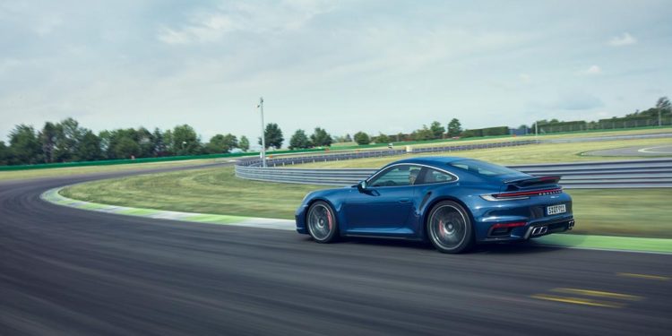 “ปอร์เช่ 911 เทอร์โบ” บรรทัดฐานแห่งยนตรกรรมสปอร์ตที่ไม่เคยเปลี่ยนแปลงตลอด 45 ปี