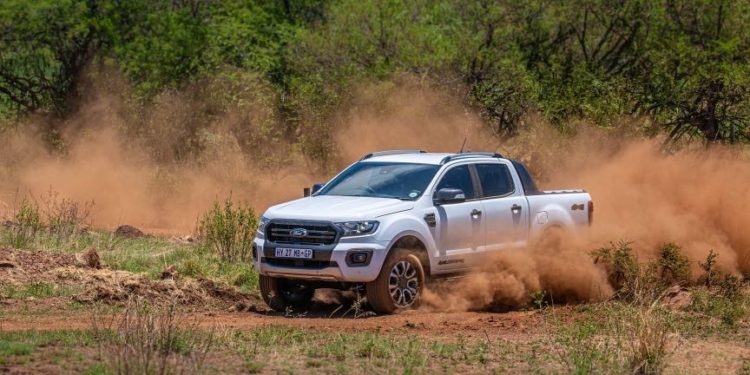 ฟอร์ดเผย 5 เหตุผลที่รถกระบะมาแรงกว่าเก๋ง