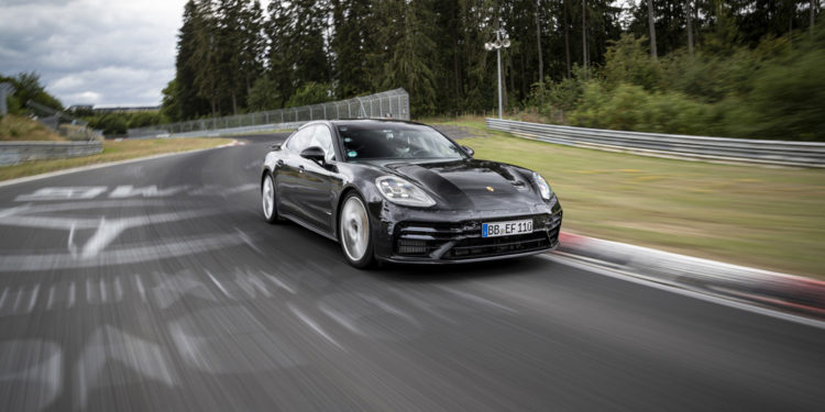 สปอร์ตซาลูน 4 ประตู จากปอร์เช่ ทำลายสถิติ ในประเภท “executive cars”