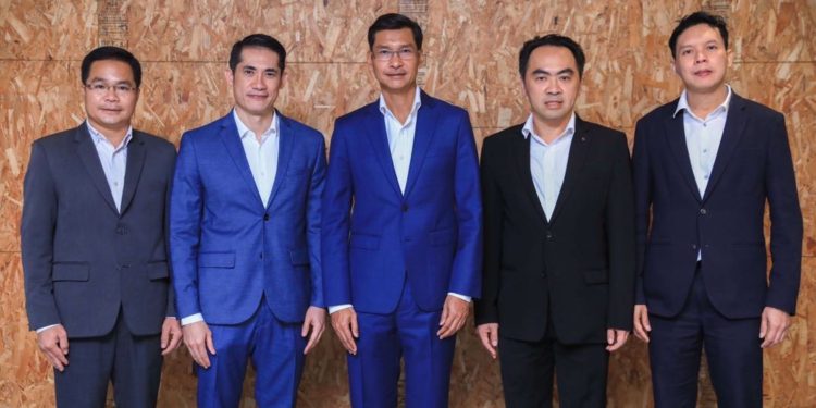 สมาคมยานยนต์ไฟฟ้าไทย แถลงนโยบายเดินหน้าเพื่อพัฒนาระบบการใช้งานสถานีอัดประจุไฟฟ้าข้ามเครือข่าย