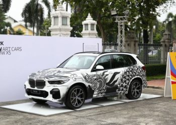 BMW ร่วมฉลอง 70 ปีความสัมพันธ์ไทย-ลาว เผยโฉม X5 พร้อมศิลปะลายไทยสมัยใหม่ เชื่อมสัมพันธภาพลุ่มน้ำโขง