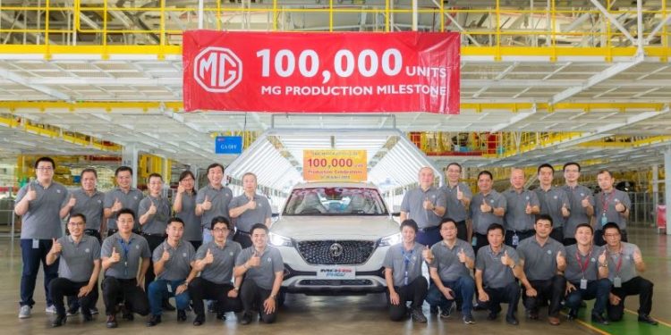 เอ็มจี ฉลองยอดการผลิตรถยนต์ในประเทศไทย ครบ 100,000 คัน