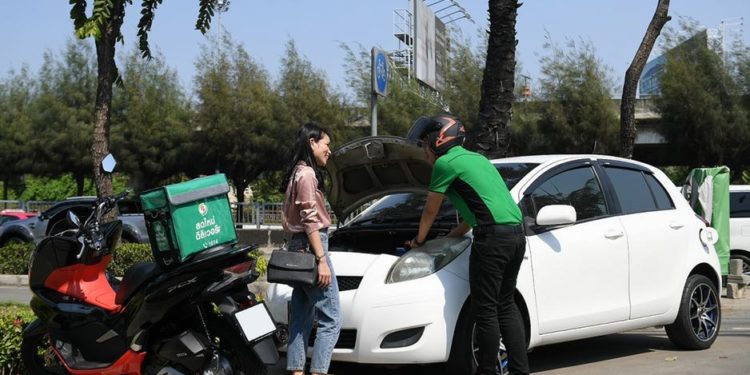 “พีทีจี” เติมพลังความสดใหม่ผ่านบริการ Max Service รถเสีย น้ำมันหมดโทร 1614 กด 2 ด้วยบริการแบบ 24 ชั่วโมง