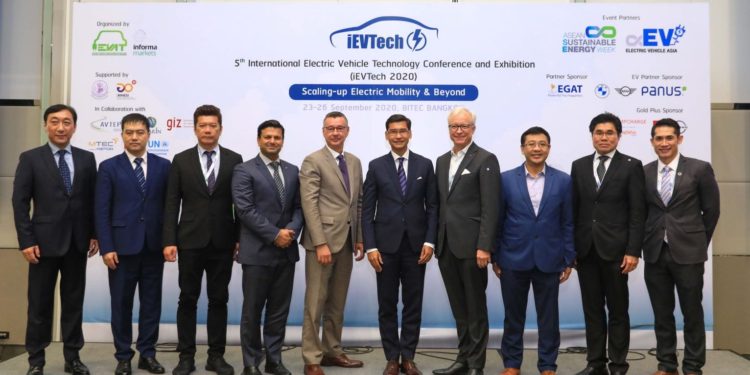 วอลโว่ร่วมกับสมาคมยานยนต์ไฟฟ้าไทย(EVAT) โชว์นวัตกรรมยานยนต์ไฟฟ้าสุดล้ำในงาน iEVTECH2020