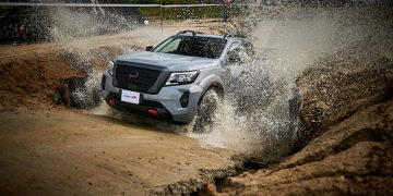 ลองสั้นๆ แบบลุยๆ กับ NISSAN NAVARA PRO-4X