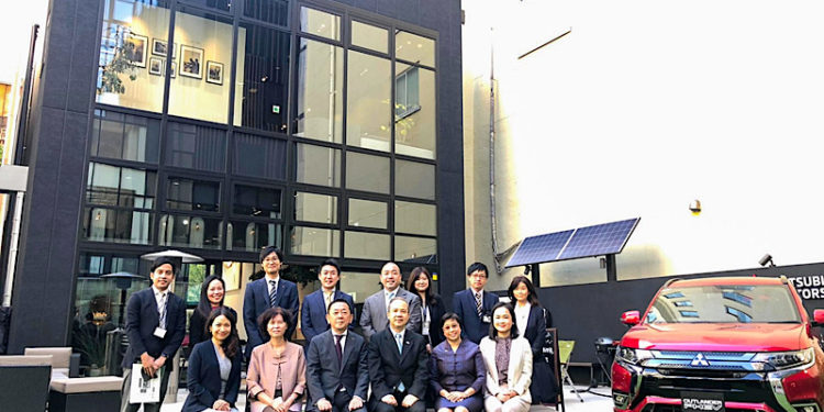 เอกอัครราชทูต ณ กรุงโตเกียว เยี่ยมชมโชว์รูมจัดแสดงนวัตกรรมแห่งใหม่ของ มิตซูบิชิ มอเตอร์ส