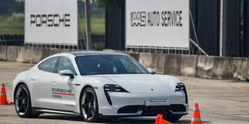 เอเอเอสฯ เปิดประสบการณ์ขับขี่สุดเร้าใจกับรถสปอร์ตไฟฟ้าสมบูรณ์แบบ ปอร์เช่ ไทคานน์