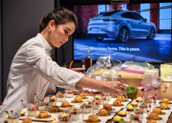 เอเอเอสฯ เชิญลูกค้าคนสำคัญร่วมสัมผัสประสบการณ์สุดเอ็กซ์คลูซีฟในกิจกรรม Porsche Dining Experience