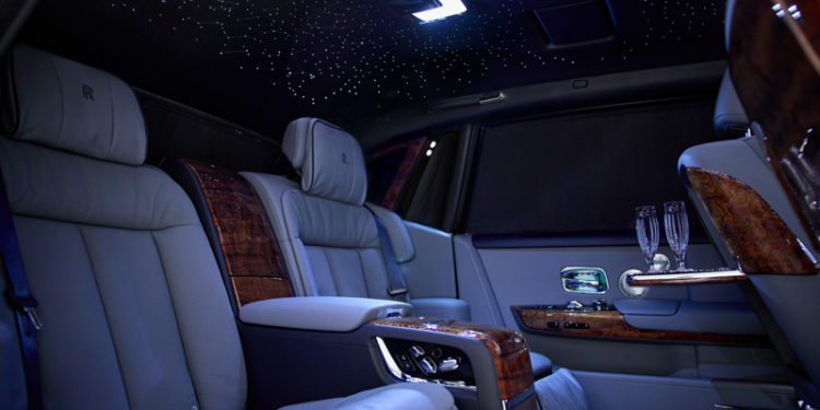 โรลส์-รอยซ์ ‘โคอะ แฟนธอม’ ยนตรกรรมหรูรังสรรค์จากไม้หายาก