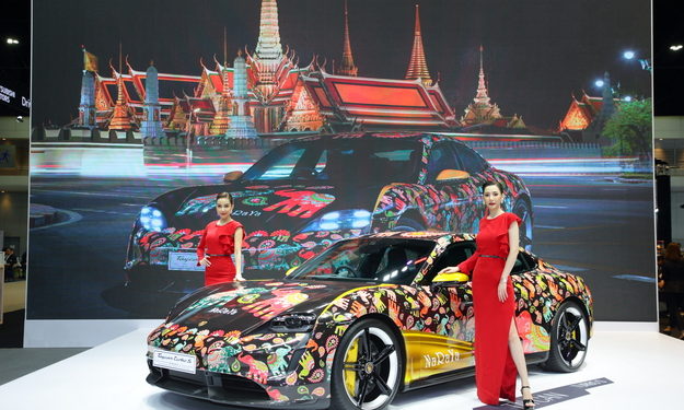 ปอร์เช่นำเสนออัตลักษณ์ความเป็นไทย บนยนตรกรรมสปอร์ตไฟฟ้าไทคานน์