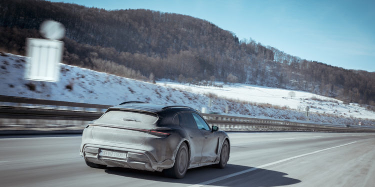 การทดสอบสุดโหด ขั้นตอนสุดท้ายก่อนเปิดตัวครั้งแรกของโลกของ ปอร์เช่ ไทคานน์ ครอส ทัวริสโม ใหม่