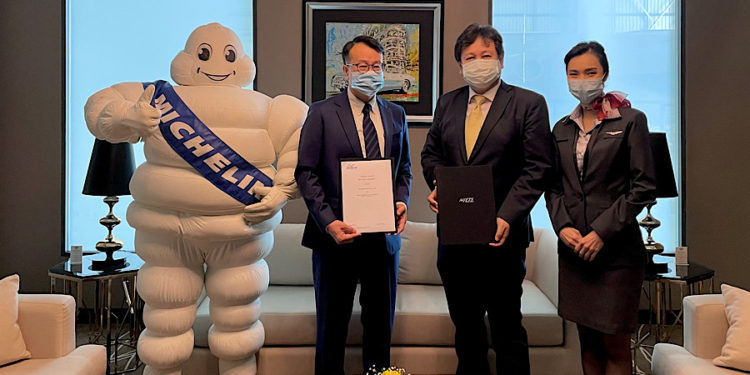 ‘มิชลิน’ ลงนามในข้อตกลงจัดหายางล้อเครื่องบินสำหรับการบินทั่วไปครั้งแรกในเอเชียตะวันออกเฉียงใต้ กับ ‘เอ็มเจ็ท’