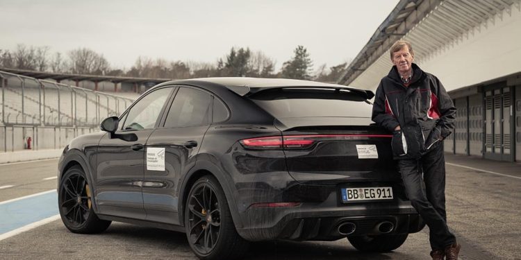 Walter Röhrl ทดสอบขับยนตรกรรมทรงสมรรถนะ คาเยนน์ (Cayenne) ใหม่