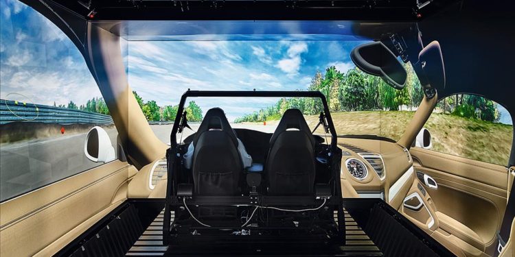 รถยนต์ต้นแบบพลังไฟฟ้า all-electric Macan ขีดสุดทั้งในโลกจริงและโลกเสมือนจริง