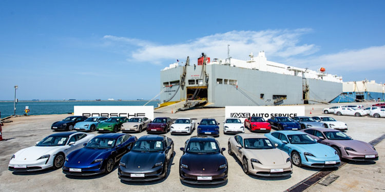 ปอร์เช่เสริมทัพความแข็งแกร่งให้แก่ยนตรกรรมสปอร์ตไฟฟ้าด้วยไทคานน์ ใหม่ รุ่นขับเคลื่อนล้อหลัง