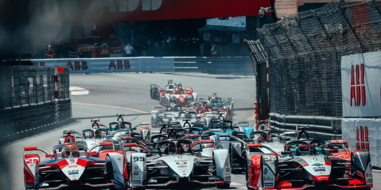 Amiel Lindesay คาดหวังถึงผลงานที่ดีในช่วงครึ่งฤดูกาล ของทีมแข่ง TAG Heuer Porsche Formula E