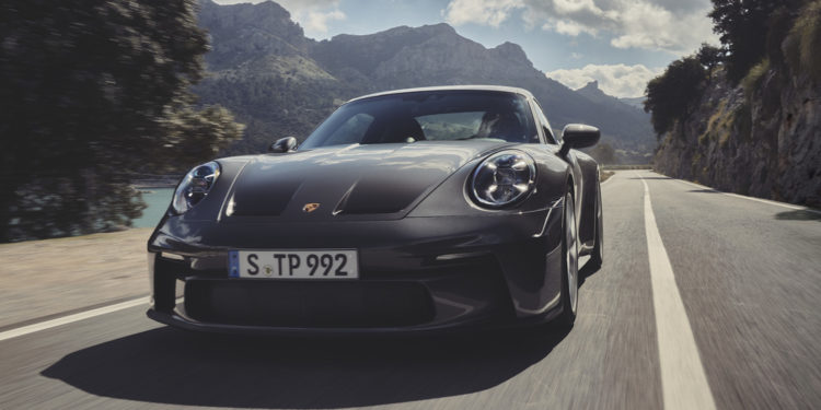 ขีดสุดของสมรรถนะบนความเรียบง่ายของ ปอร์เช่ 911 จีที3 ใหม่ พร้อมชุดแต่ง Touring package