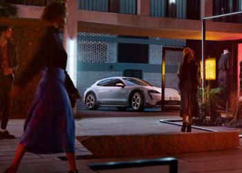 ผู้ชนะการแข่งขัน Porsche Data Cup นำเสนอโครงการนวัตกรรมสุดล้ำในงานนิทรรศการ Expo Day 10