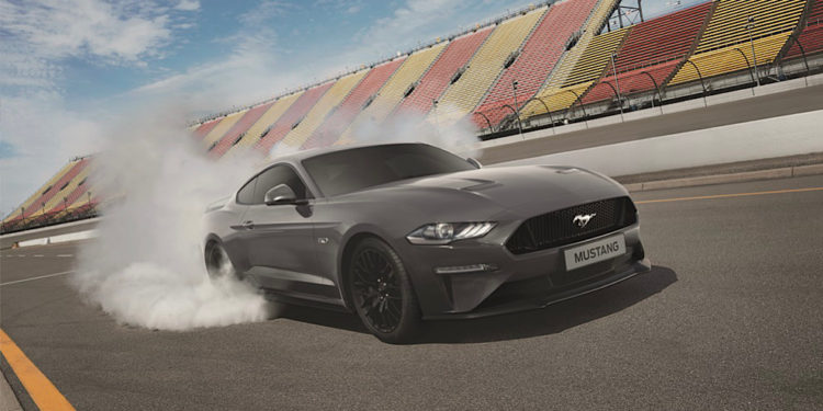 รถสปอร์ตระดับตำนาน ฟอร์ด มัสแตง เพิ่มสีเทาใหม่ ‘คาร์บอนไนซ์ เกรย์’