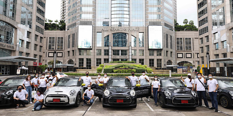 บีเอ็มดับเบิลยู กรุ๊ป ประเทศไทย จับมือกรมการแพทย์ ระดมพลังจิตอาสาร่วมส่งยาให้ผู้ป่วยโควิด-19