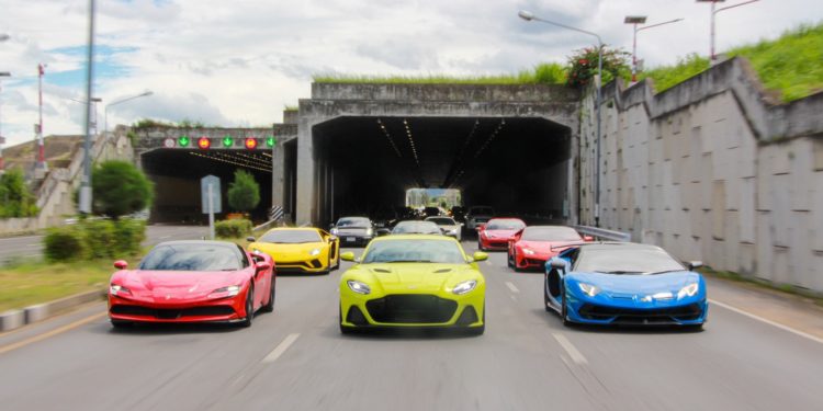 ASTON MARTIN BANGKOK ฉลองเปิดเมืองท่องเที่ยว นำกลุ่มซูเปอร์คาร์สุดเฟี้ยว เที่ยวหัวหิน พร้อมชมภาพยนตร์ ‘เจมส์ บอนด์ 007’