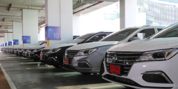 เอ็มจี ย้ำภาพผู้นำรถยนต์ไฟฟ้าในไทยส่งมอบ MG EP 70 คัน ถึงมือผู้นำรถเช่ายานยนต์ไฟฟ้า EV ME PLUS