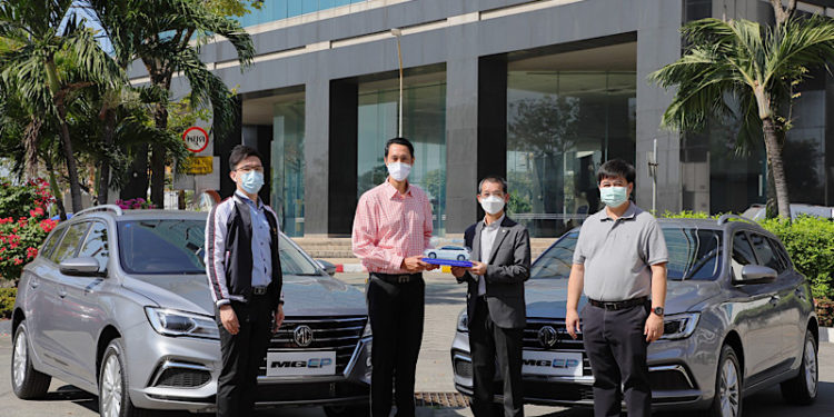 เอ็มจี ส่งมอบ MG EP รถยนต์ไฟฟ้า100% ให้กับ PTTOR บริษัทในกลุ่ม ปตท.