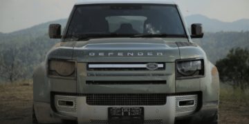 แลนด์ โรเวอร์ ดีเฟนเดอร์ ปลั๊กอินไฮบริด ใหม่