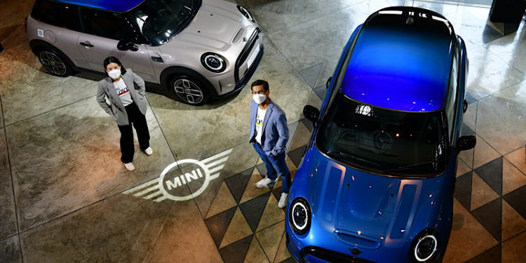 เปิดตัว MINI Electric Collection Edition รุ่นพิเศษกับหลังคา Multitone จำนวนจำกัด