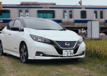 แบตเตอรี่จากนิสสัน ลีฟ สร้างประโยชน์ให้กับทางข้ามรถไฟในญี่ปุ่น