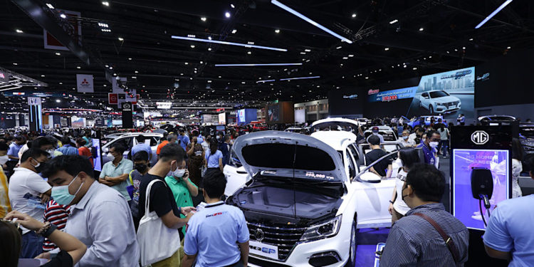 เอ็มจี เผยยอดจองอีวีหลังประกาศปรับราคามาตรการรัฐ ทะลุ 3,000 คัน ภายใน 1สัปดาห์