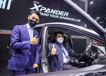 รัฐมนตรีว่าการกระทรวงอุตสาหกรรม เยี่ยมชมบูธมิตซูบิชิที่งานมอเตอร์โชว์