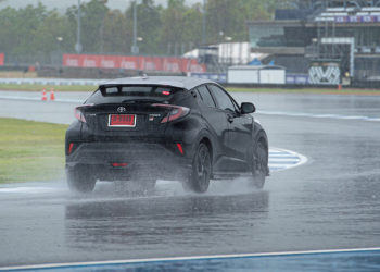 TOYOTA C-HR GR SPORT หล่อขึ้น ขับดีขึ้น กับรถอเนกประสงค์ที่โดดเด่นเรื่องความประหยัด!!