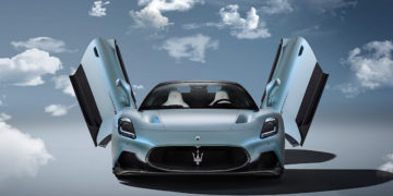 มาเซราติ เปิดตัว MC20 CIELO เวอร์ชันเปิดหลังคา สู่อ้อมกอดแห่งท้องฟ้า ของซูเปอร์คาร์ค่ายตรีศูล