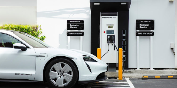 ปอร์เช่ ขึ้นนัมเบอร์วันผู้นำด้านยนตกรรมสปอร์ตหรู ชูยอดขายไตรมาสแรก แรงทั่วโลก