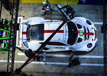 การปรากฏตัวครั้งสุดท้ายใน Le Mans ของรถแข่งปอร์เช่ 911 RSR โดยทีมPorsche GT