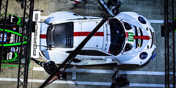 การปรากฏตัวครั้งสุดท้ายใน Le Mans ของรถแข่งปอร์เช่ 911 RSR โดยทีมPorsche GT